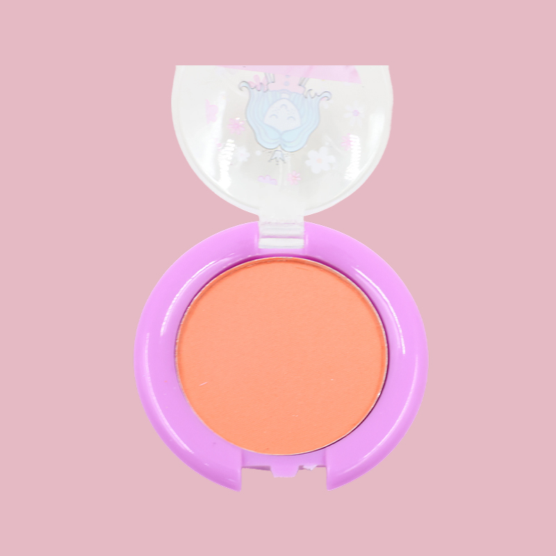 How are children's cosmetic sets strictly sterilized during the production process to prevent bacterial growth?